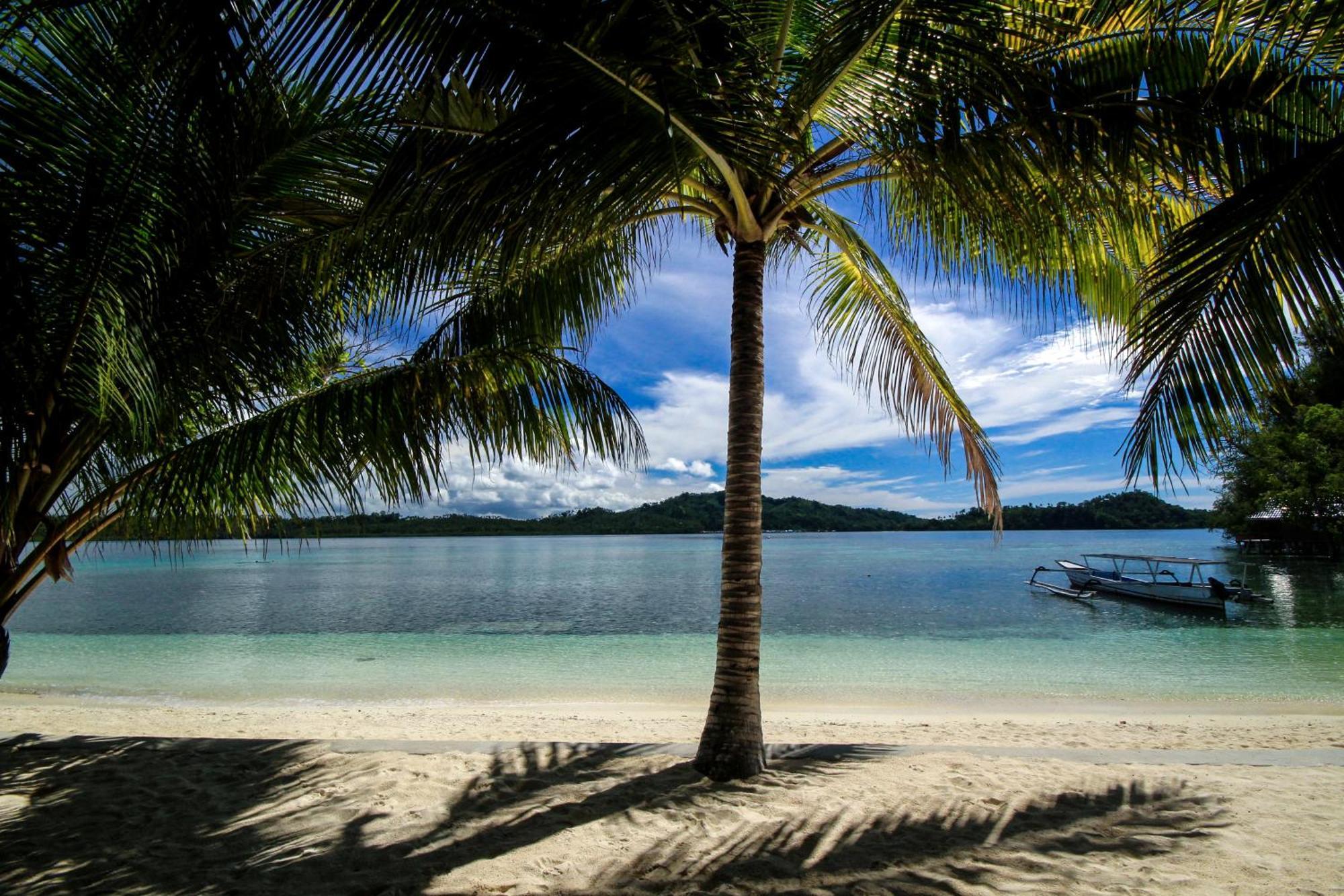 Bolilanga Island Resort - Togean Island Angkayo Екстериор снимка