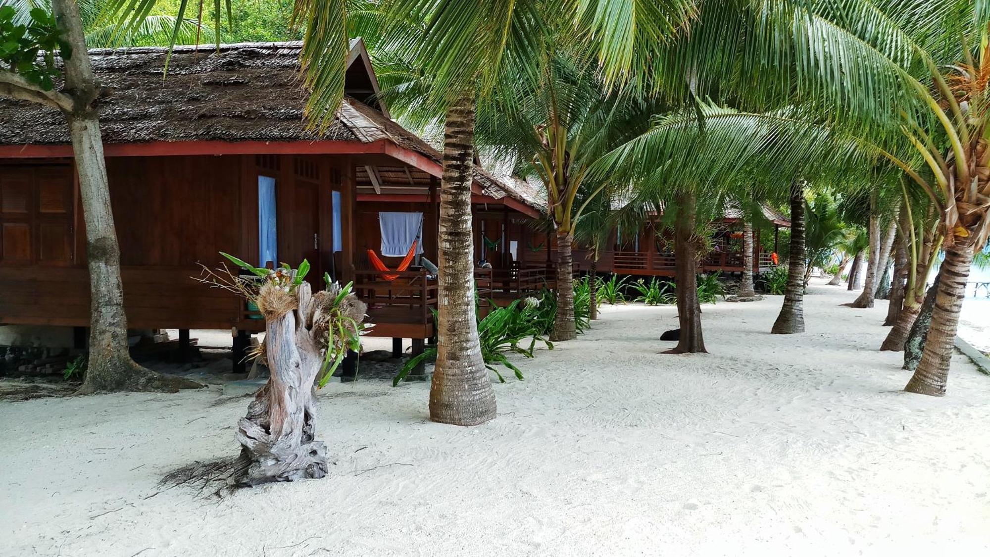 Bolilanga Island Resort - Togean Island Angkayo Екстериор снимка